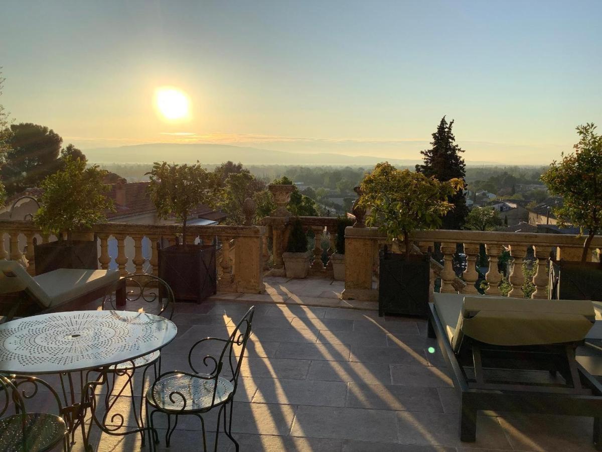 Le Petit Chateau Châteauneuf-de-Gadagne Buitenkant foto